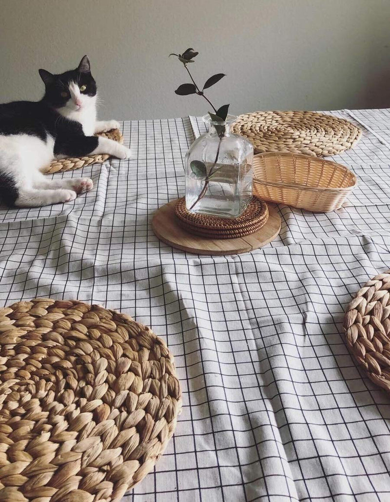 [Australia - AusPower] - Set of 2 Woven Placemats for Dining Table, Natural Water Hyacinth Weave Placemat Set Round Braided Rattan Tablemats Insulation Pads for Cooking and Baking (2, 11.8 Inch) 