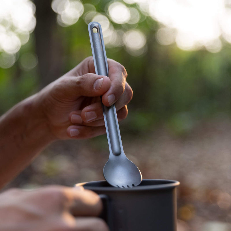 [Australia - AusPower] - Navaris Long Handle Titanium Sporks (Set of 2) - 8.4" (21.5cm) Long Metal Spork Set for Backpacking and Camping - Strong Ultra Lightweight Cutlery 
