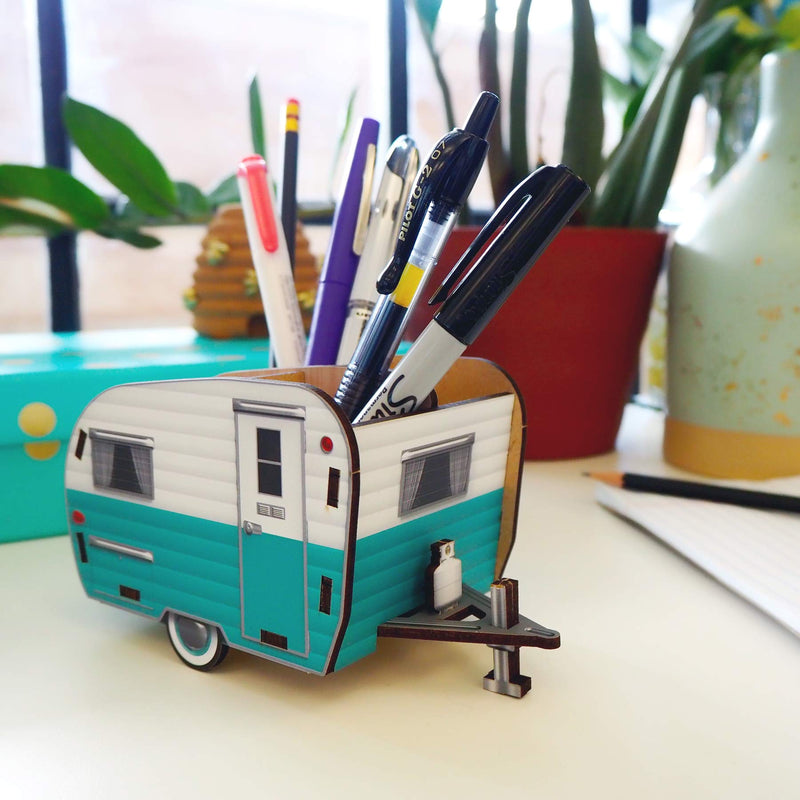 [Australia - AusPower] - Fred & Friends Happy Camper - Vintage Camper Pencil Holder, White and Blue (5242680) 