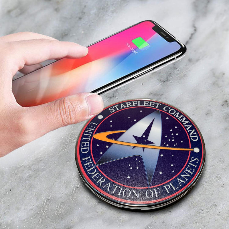 [Australia - AusPower] - Star Trek Qi Wireless Charger with 8000 mAh Backup Battery Pack for Wired and Wireless Charging. Portable Wireless Phone Charger with Starfleet Illuminated Logo. StarTrek Gifts, Collectibles, Gadgets Star Trek Federation 