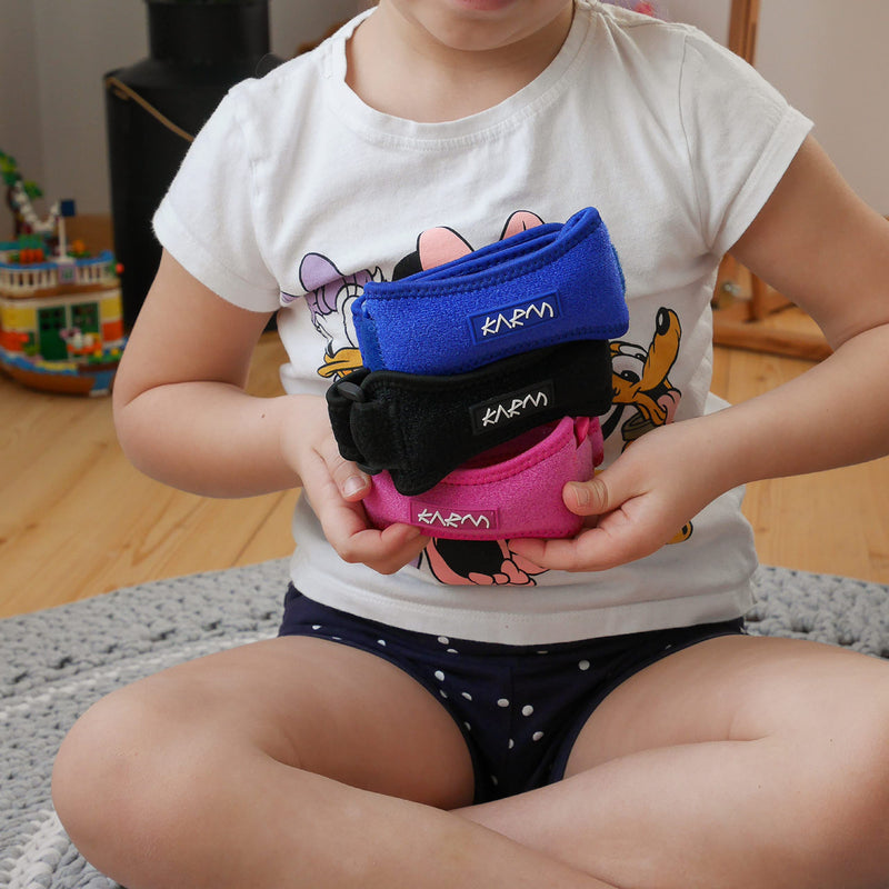 [Australia - AusPower] - KARM Osgood Schlatter Kids Patella Knee Strap - Set of Knee Strap for Kids and 3 Adjustable Straps for Sports, Knee Pain & MCL. Kids Knee Band for Boys and Girls (One Size; Black) One Size 