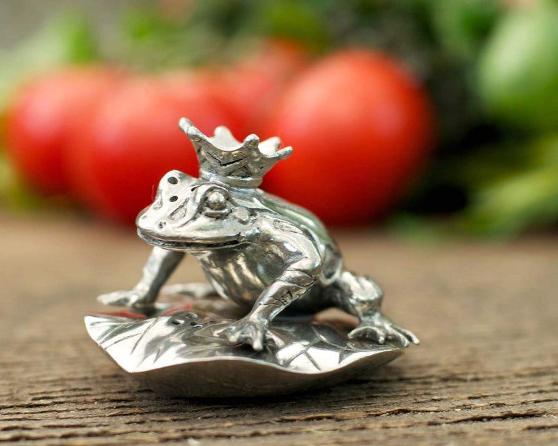 [Australia - AusPower] - Vagabond House Frog Prince Salt and Pepper Shaker Set S&P Shaker 3 inch x 3 inch 