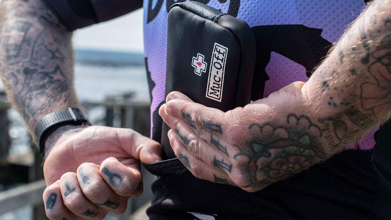 [Australia - AusPower] - Muc Off Rainproof Essentials Case - Tough 900D Polyester Black Water-Repellant Storage Pouch - Ideal for Storing Spare Tubes, Tyre Levers and Phone, one Size 