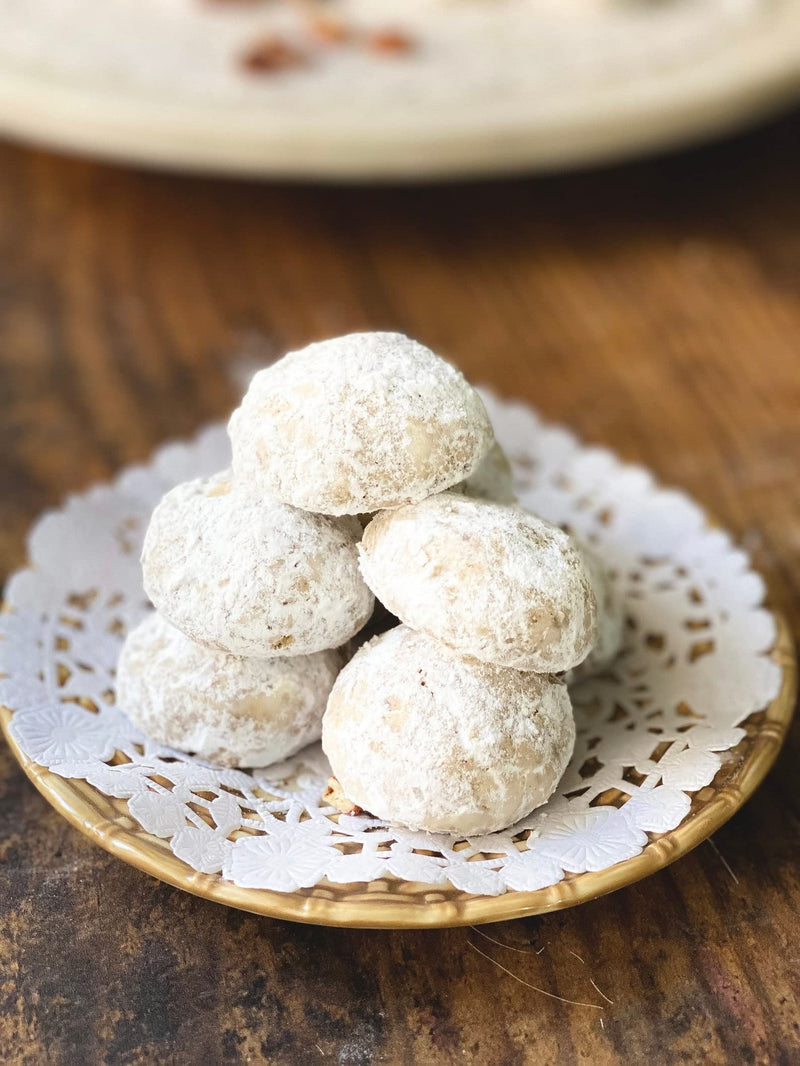 [Australia - AusPower] - White Round Paper Lace Doilies (pack of 100) by The Baker Celebrations; Made in Canada (6-inch) 6" 
