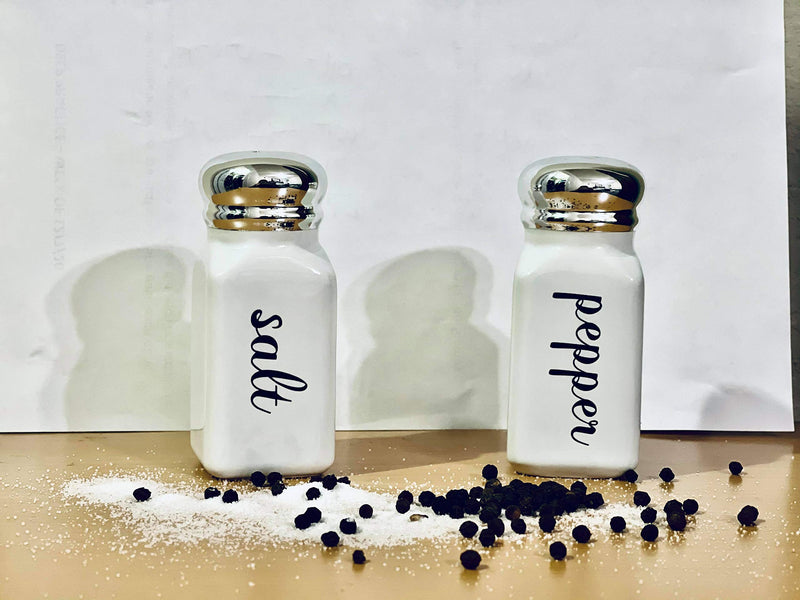 [Australia - AusPower] - Black and White Ceramic Salt & Pepper Shaker Set - Classic Vintage Style 