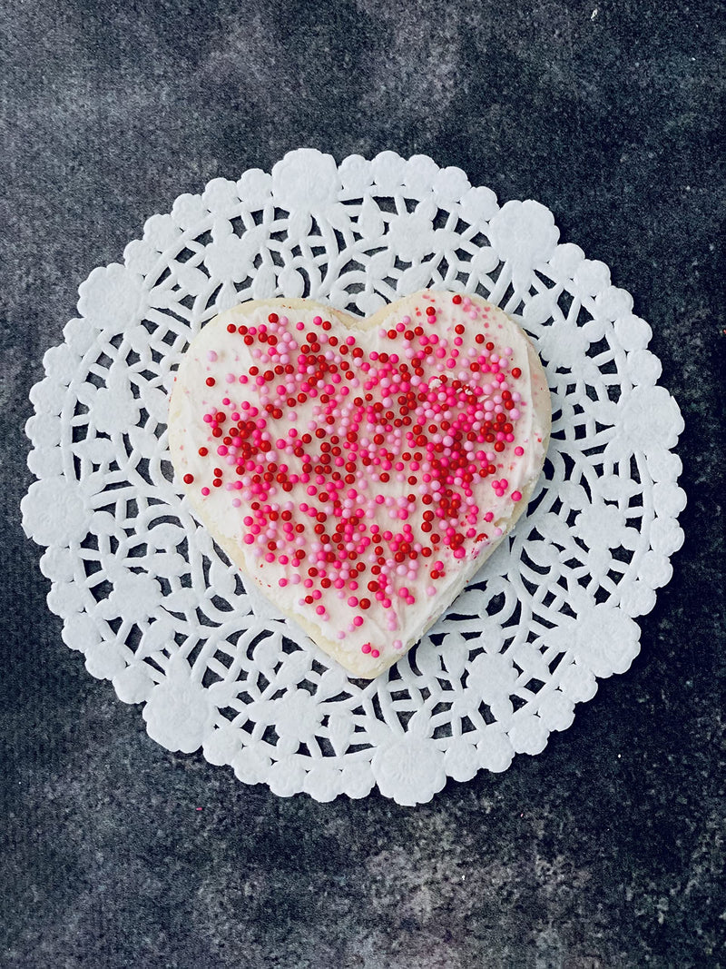 [Australia - AusPower] - White Round Paper Lace Doilies (pack of 100) by The Baker Celebrations; Made in Canada (6-inch) 6" 