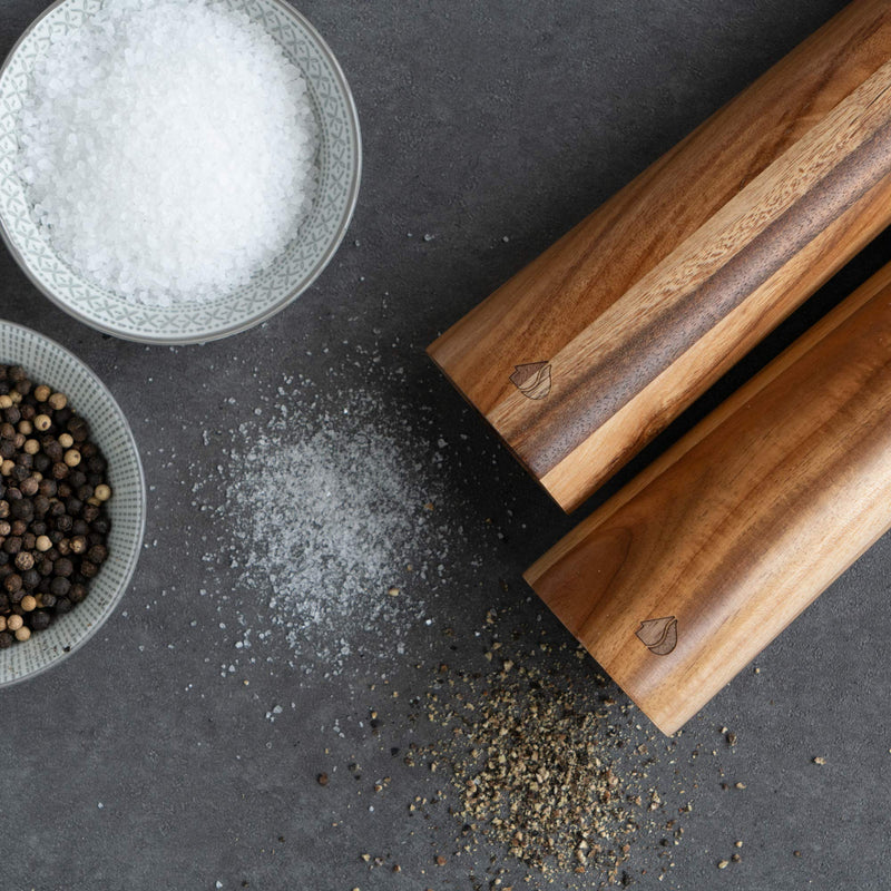 [Australia - AusPower] - Navaris Salt and Pepper Mill Set - Adjustable Acacia Wood Salt and Pepper Grinders Shakers with Ceramic Grinding Core for Home, Restaurants - Design 1 