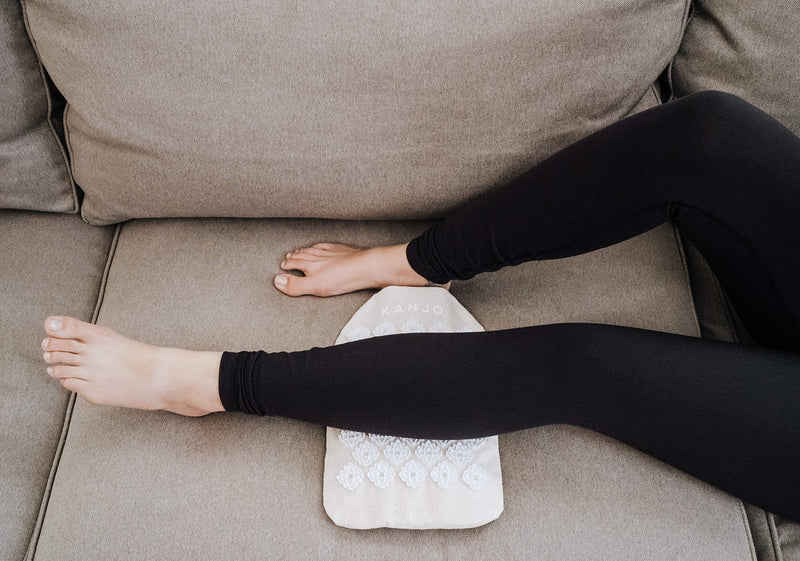 [Australia - AusPower] - Kanjo Heat Therapy Acupressure Pillow - Neck and Stomach Pillow - Relieve Neck and Stomach Pain - Includes Travel Bag 