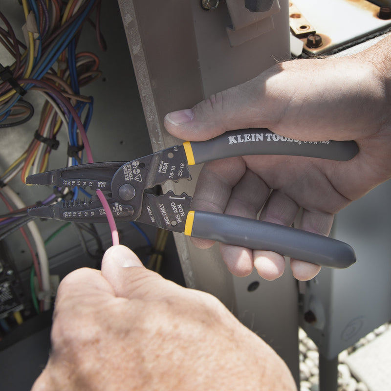 [Australia - AusPower] - Klein Tools 1009 Multi Tool, Wire Stripper, Crimping Tool, Wire Cutter, Long-Nose Multi-Purpose Electrician Tool 