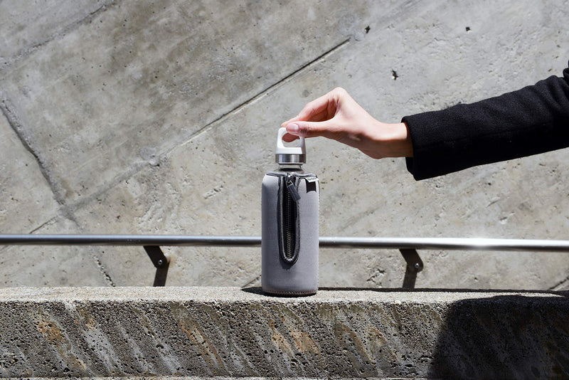 [Australia - AusPower] - SIGG - Glass Water Bottle - Stella Grey - With Neoprene Pouch - Leakproof - Dishwasher Safe - BPA Free - Recycled Glass - 17 Oz 