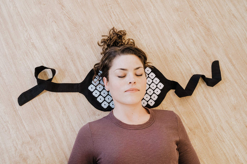 [Australia - AusPower] - Kanjo Premium Acupressure Belt - Lightweight on-the-go Pain Relief - Relieves Back Pain - 100 % Cotton Linen - Includes Carry Bag - Onyx 