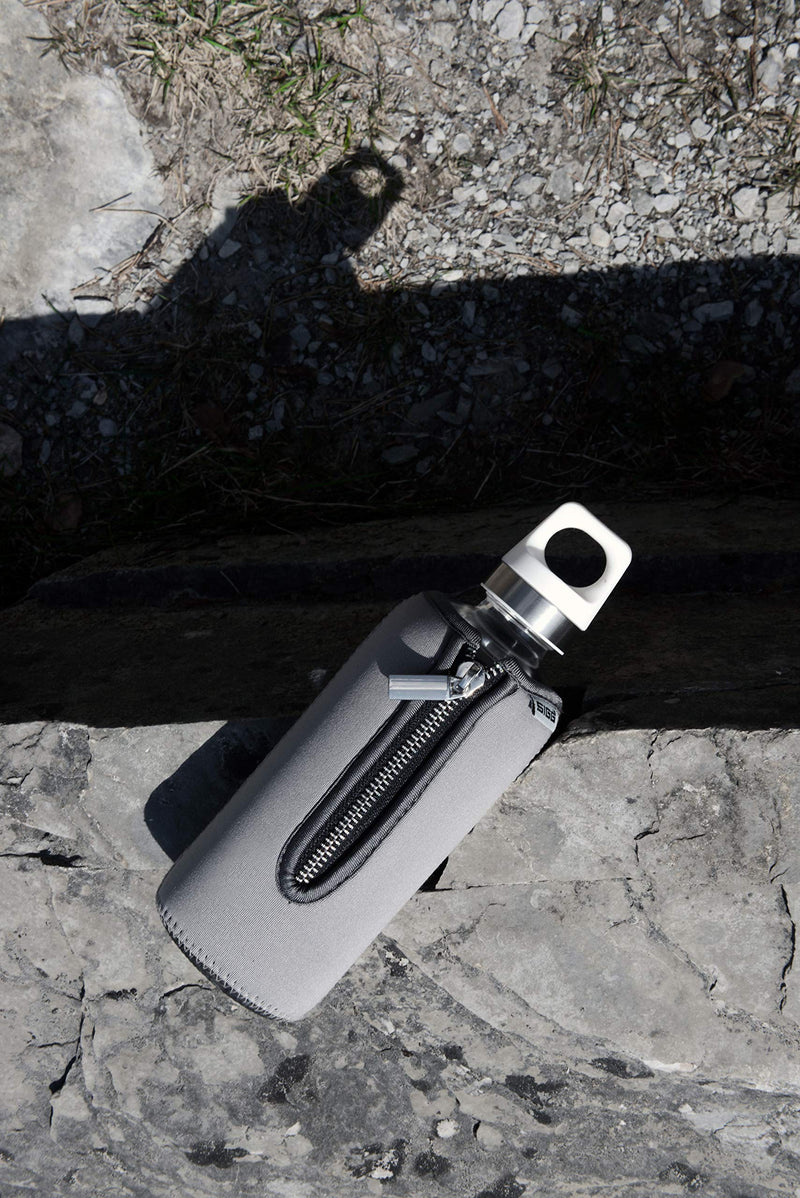 [Australia - AusPower] - SIGG - Glass Water Bottle - Stella Grey - With Neoprene Pouch - Leakproof - Dishwasher Safe - BPA Free - Recycled Glass - 17 Oz 