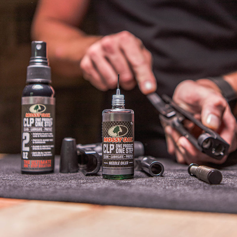 [Australia - AusPower] - Mossy Oak Gun Oil Combo Kit | Cleaner, Lubricant, & Protectant [CLP] | One-Step Gun Cleaner and Gun Oil Lubricant | 2oz. Fine Mist Pump Sprayer & 1 oz. Needle Oiler of CLP Gun Cleaner and Lubricant 