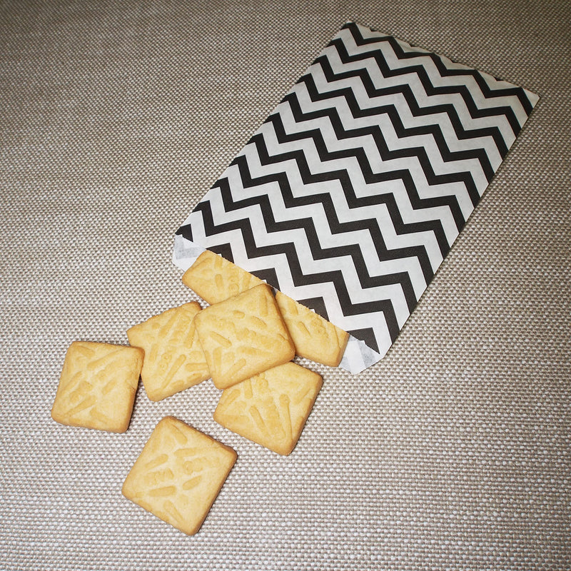 [Australia - AusPower] - CuteBox Company 5" x 7" Chevron Pattern Flat Paper Gift Bags 100pcs for Retail, Packaging, Party Favors, Merchandise, Crafts, Handmade Goods, Arts and Crafts, Outdoor Events, Holidays, Weddings 5" x 7" Black 