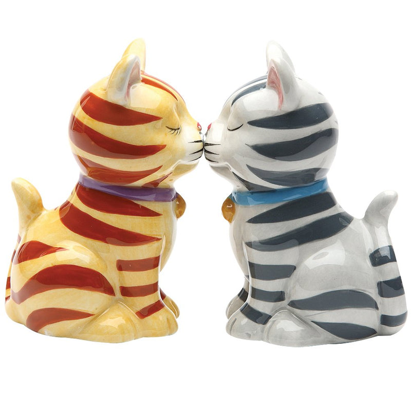 [Australia - AusPower] - Striped Kissing Kittens Magnetized Tabby Cats Salt And Pepper Shaker Set 
