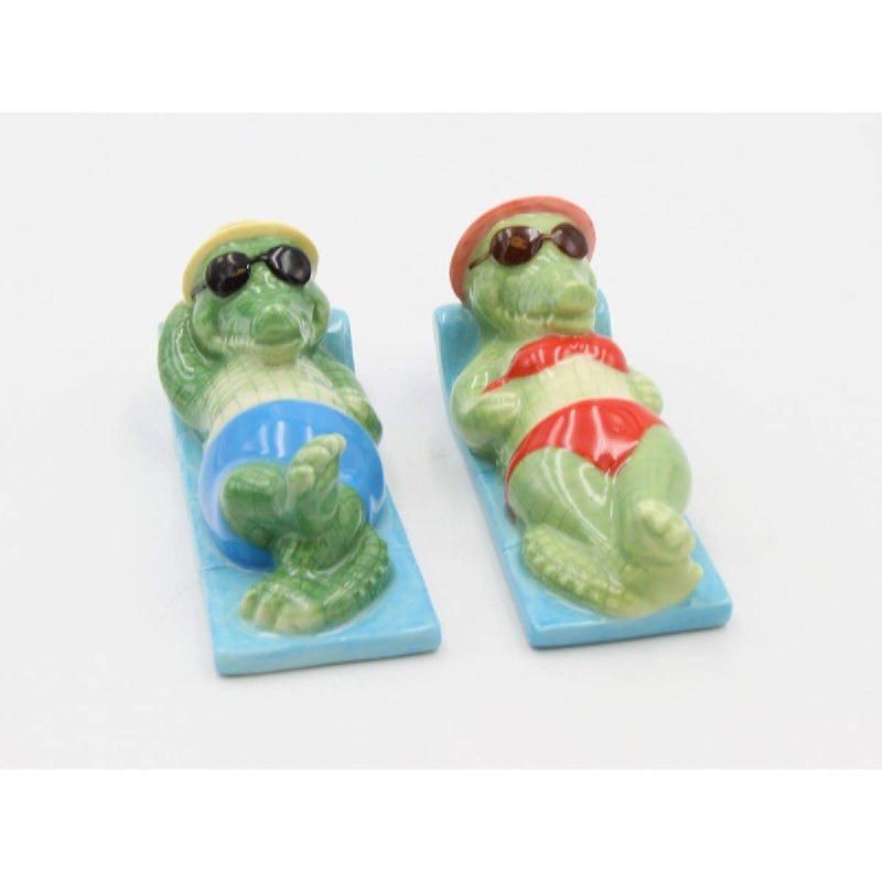 [Australia - AusPower] - Cosmos Gifts 20787 Alligator Tanning Salt and Pepper Shaker, One Size, Green 
