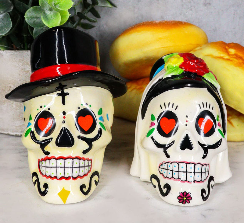 [Australia - AusPower] - Ebros Love Never Dies Day Of The Dead Bridal Wedding Bride And Groom Sugar Skulls Salt And Pepper Shakers Set Ceramic Holder Kitchen Decor As Dias De Los Muertos Calacas Prop Decorative 