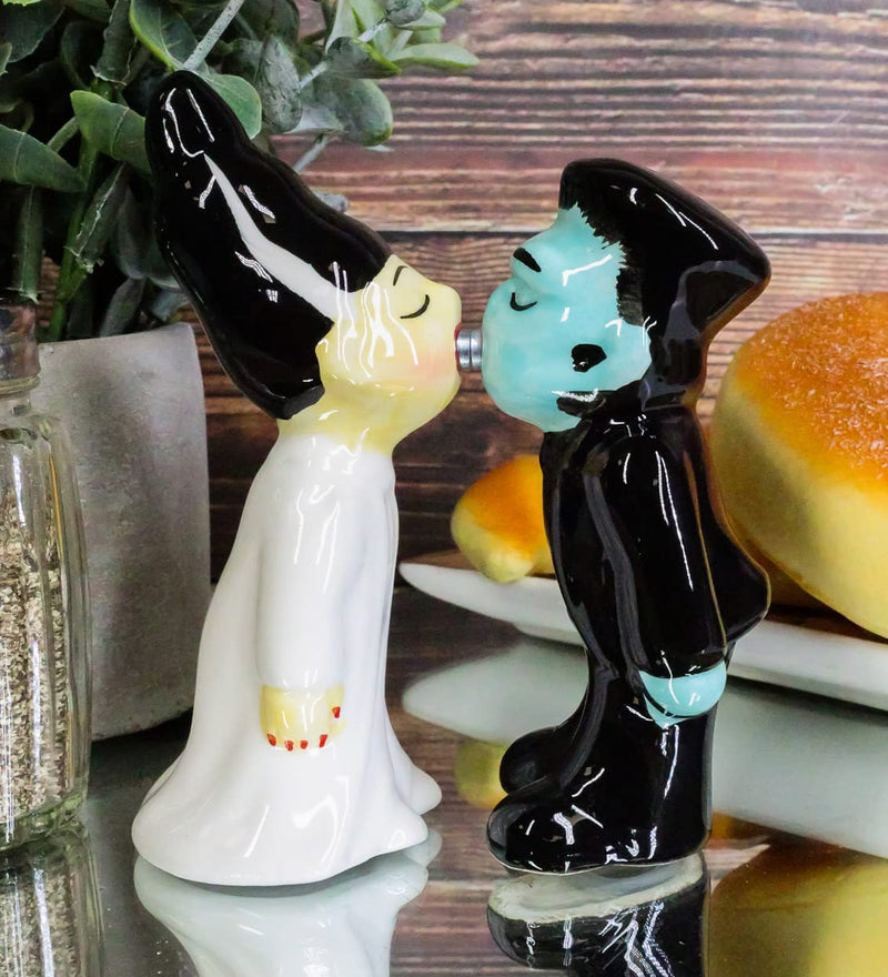[Australia - AusPower] - Ebros Gift Day Of The Dead Gothic Mr And Mrs Frankenstein Monster Kissing Ceramic Salt Pepper Shakers Figurine Set Halloween Skulls Skeletons Accent 