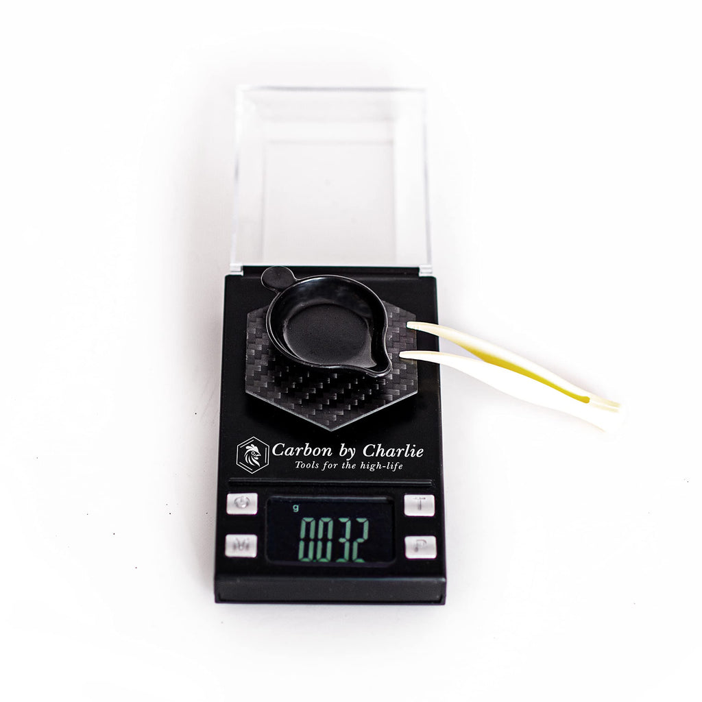 [Australia - AusPower] - Carbon-by-Charlie Digital Mini Scale with Carbon Fiber Platform - High Precision 50g/0.001g for Jewelry, Powder with Tweezers, 50g Calibration Weight and Weighing Pan 