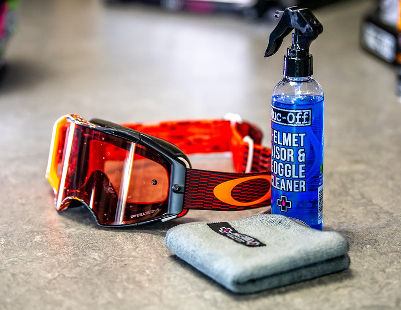 [Australia - AusPower] - Muc-Off Helmet, Visor And Goggle Cleaner, 250 Milliliters - Antibacterial, Biodegradable Cleaning Spray For Bike And Motorcycle Helmets And Goggles 