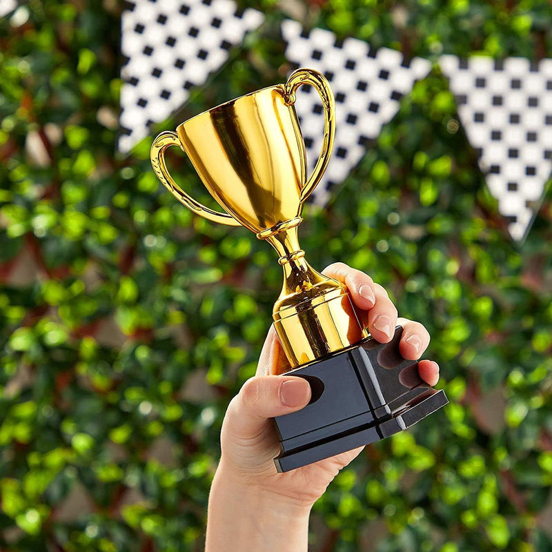 [Australia - AusPower] - 7 Inch Gold Plastic Awards and Trophies for Kids, Sports Tournaments, Birthday Party Games, Competitions, Championships (3 Pack) 
