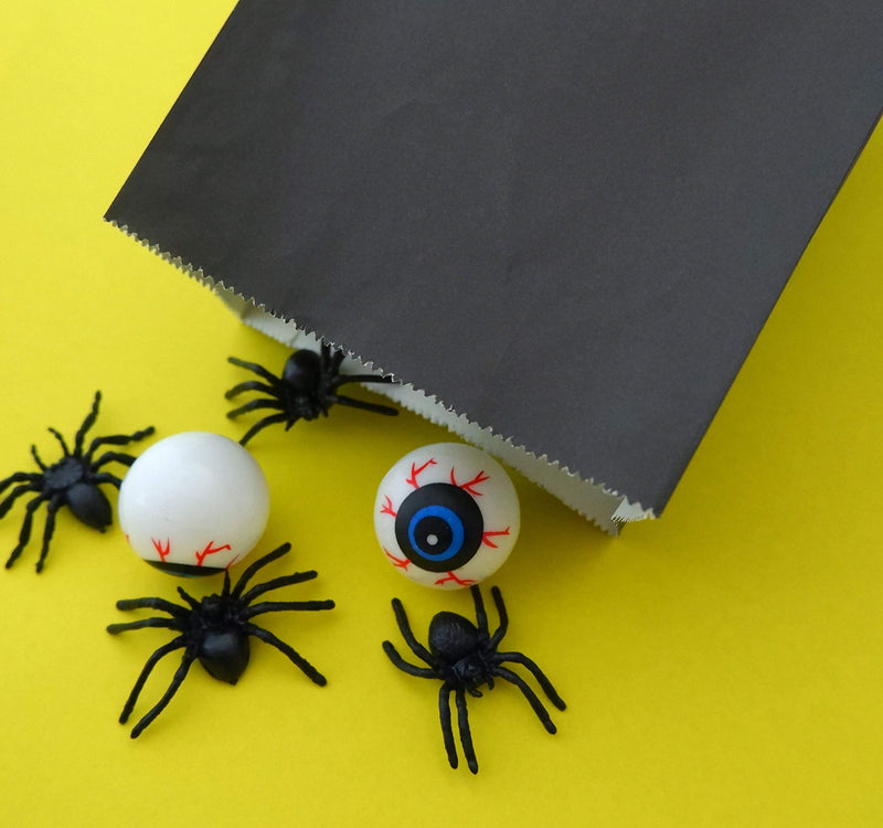 [Australia - AusPower] - Paper Favor Bags - 50 Pack Black Party Favor Kraft Treat Bags for Any Occasions, Halloween, Graduation, DIY Arts, New Years Eve Party - 5 x 3 x 9 Inch 